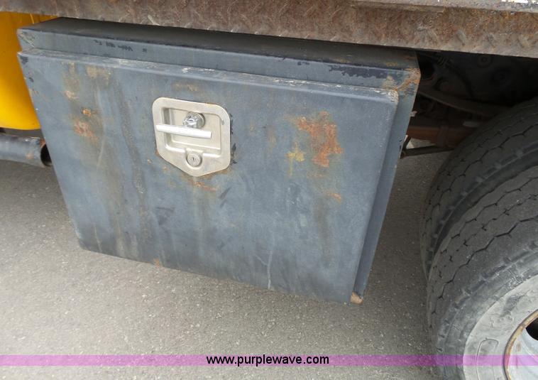 image for item L3727 2008 Ford F450 Super Duty XL Crew Cab flatbed truck