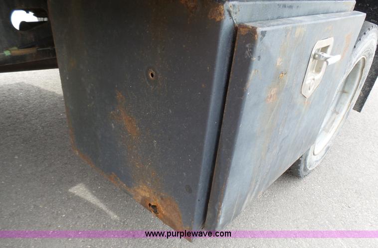 image for item L3727 2008 Ford F450 Super Duty XL Crew Cab flatbed truck