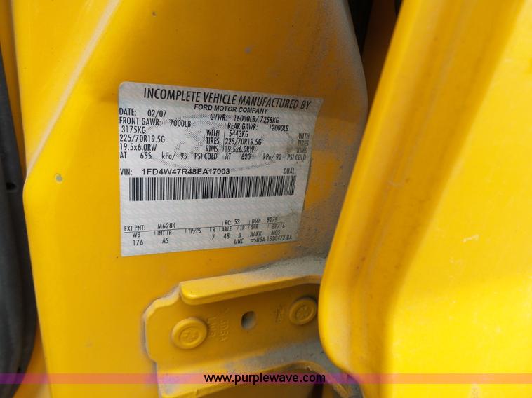 image for item L3727 2008 Ford F450 Super Duty XL Crew Cab flatbed truck