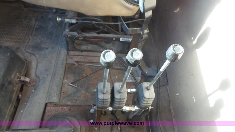 image for item L4751 1992 International 4900 dump truck