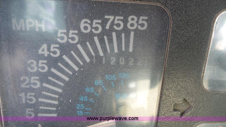 image for item L4751 1992 International 4900 dump truck