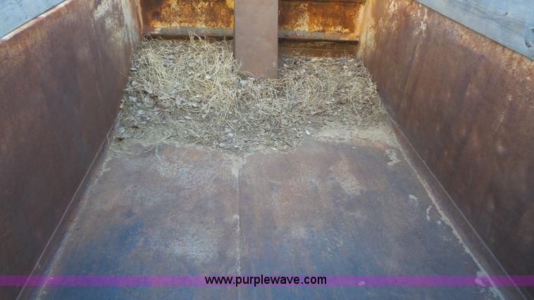 image for item L4751 1992 International 4900 dump truck