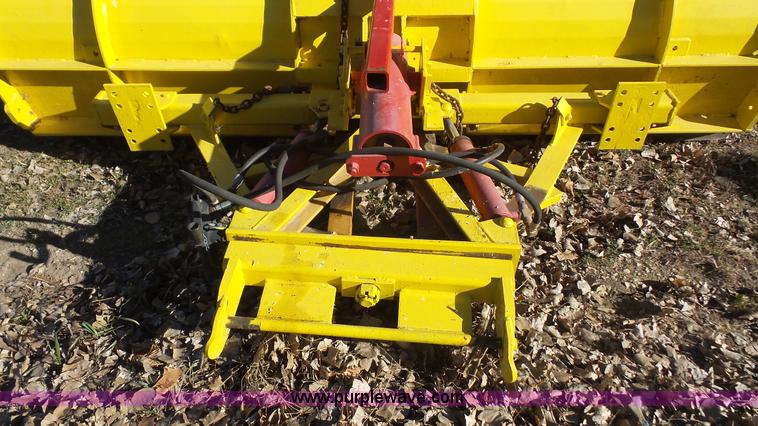 image for item L4751 1992 International 4900 dump truck