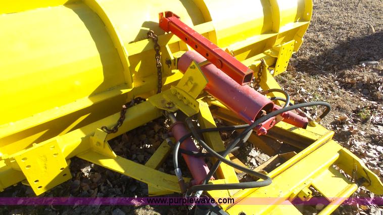 image for item L4751 1992 International 4900 dump truck