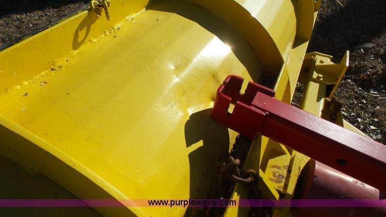 image for item L4751 1992 International 4900 dump truck