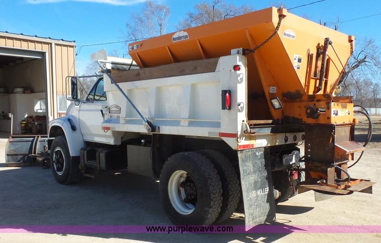image for item L4753 1995 Ford F800 Super Duty dump truck