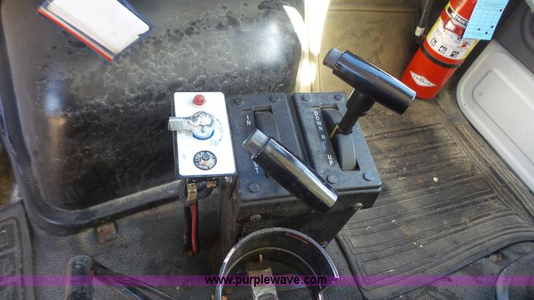 image for item L4753 1995 Ford F800 Super Duty dump truck