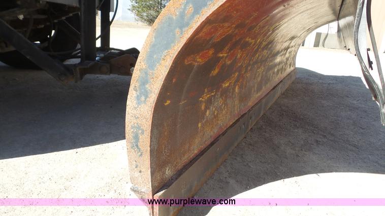 image for item L4753 1995 Ford F800 Super Duty dump truck