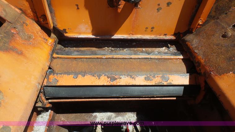 image for item L4753 1995 Ford F800 Super Duty dump truck