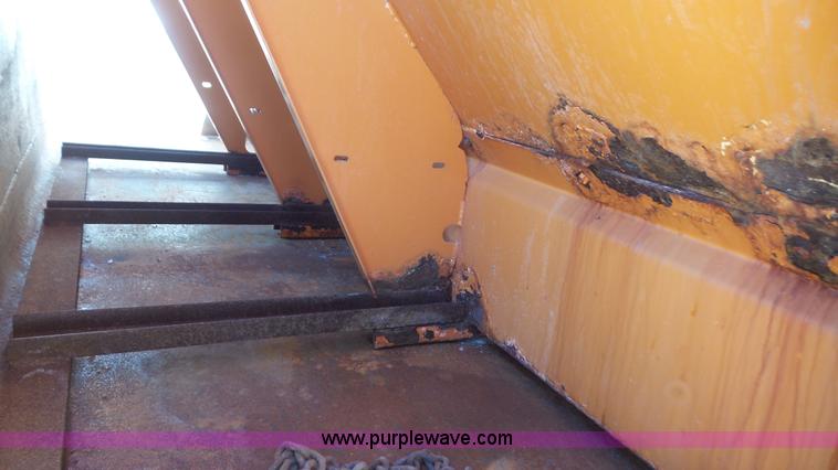 image for item L4753 1995 Ford F800 Super Duty dump truck