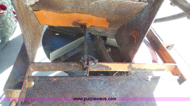 image for item L4753 1995 Ford F800 Super Duty dump truck