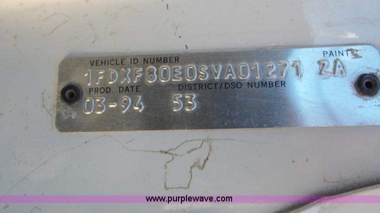 image for item L4753 1995 Ford F800 Super Duty dump truck