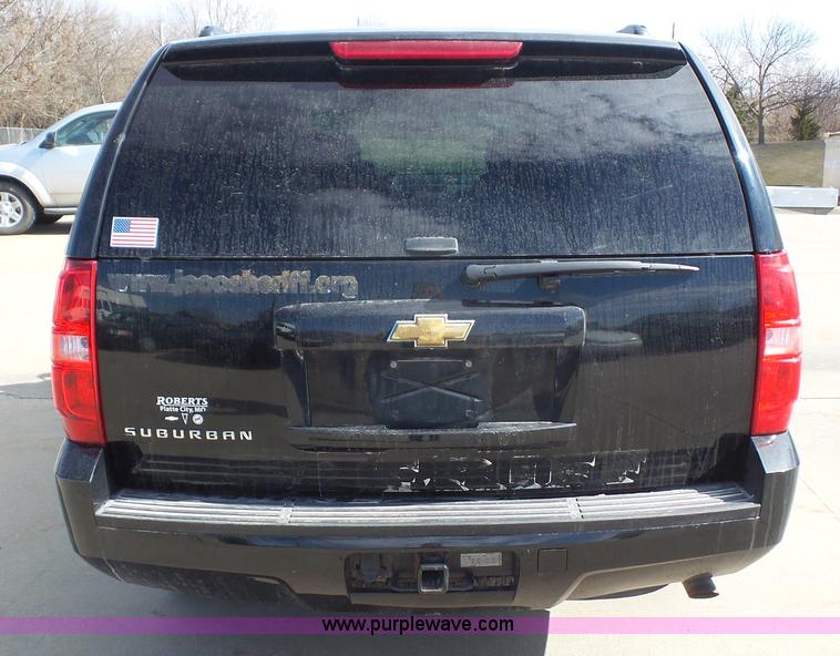 image for item L4787 2010 Chevrolet Suburban 2500 LS SUV
