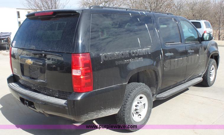 image for item L4787 2010 Chevrolet Suburban 2500 LS SUV