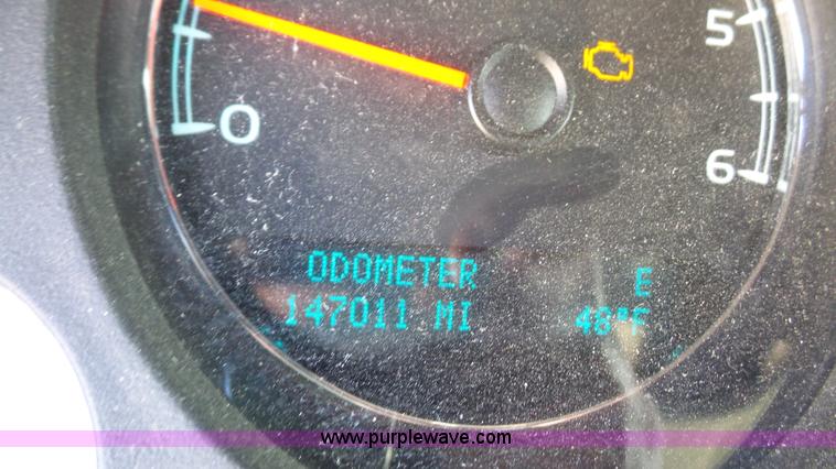 image for item L4787 2010 Chevrolet Suburban 2500 LS SUV