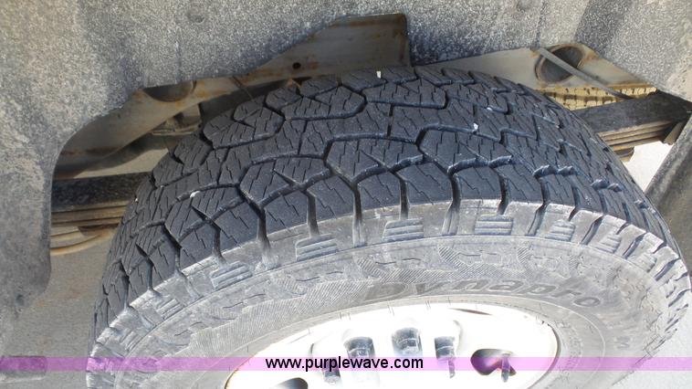 image for item L4787 2010 Chevrolet Suburban 2500 LS SUV