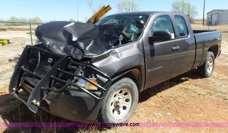 image for item L5788 2011 Chevrolet Silverado Ext. Cab pickup truck