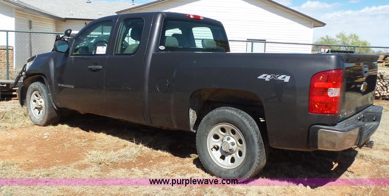 image for item L5788 2011 Chevrolet Silverado Ext. Cab pickup truck