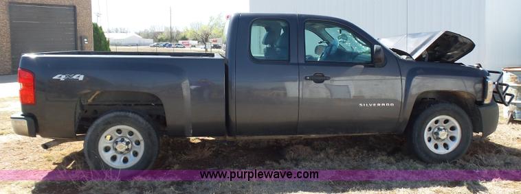 image for item L5788 2011 Chevrolet Silverado Ext. Cab pickup truck