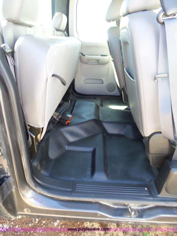 image for item L5788 2011 Chevrolet Silverado Ext. Cab pickup truck