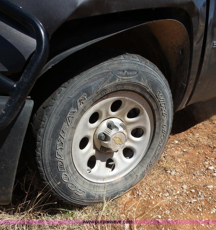 image for item L5788 2011 Chevrolet Silverado Ext. Cab pickup truck