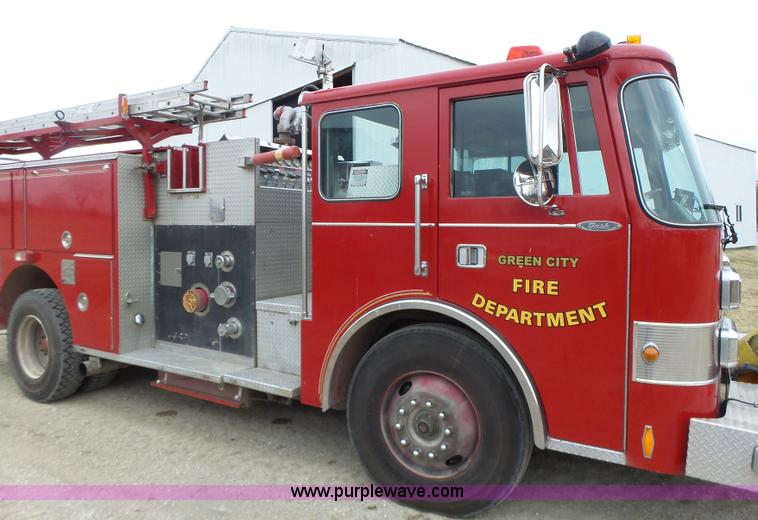 image for item L7130 1991 Pierce Crew Cab fire truck