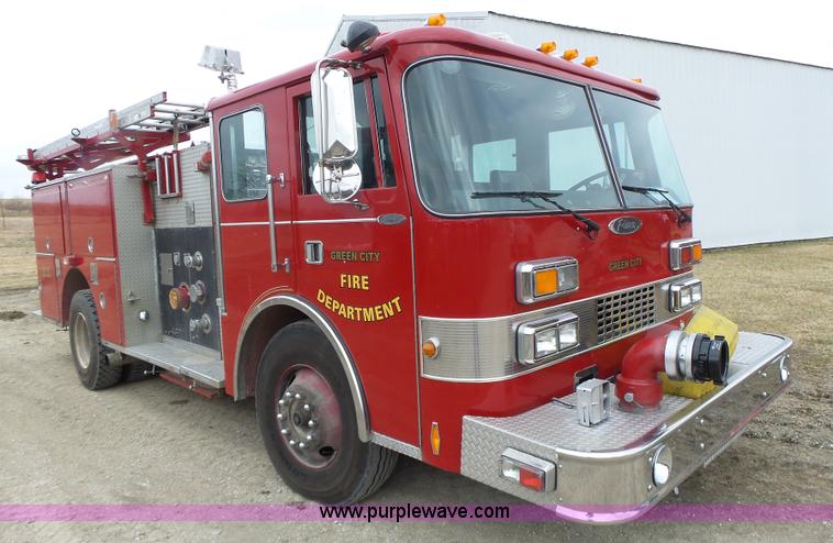 image for item L7130 1991 Pierce Crew Cab fire truck