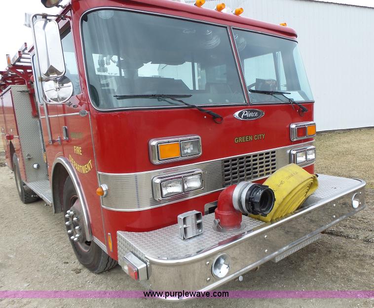 image for item L7130 1991 Pierce Crew Cab fire truck