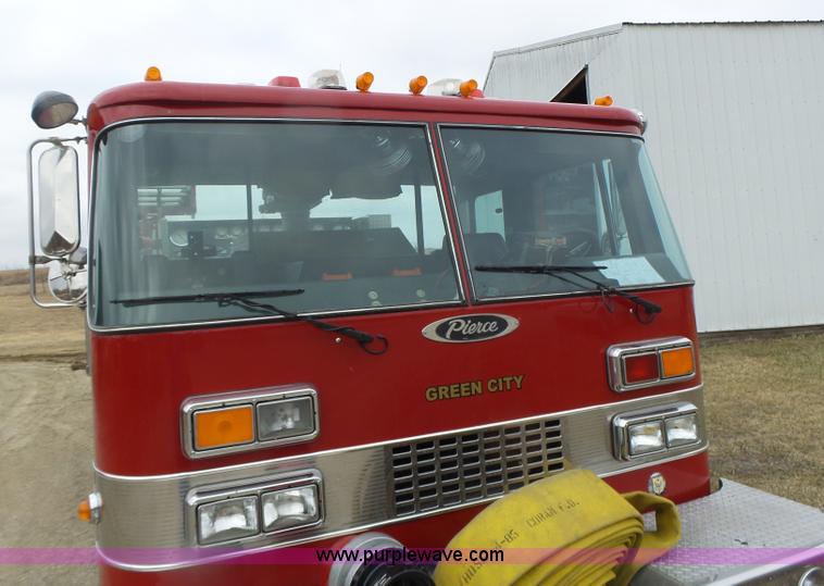 image for item L7130 1991 Pierce Crew Cab fire truck