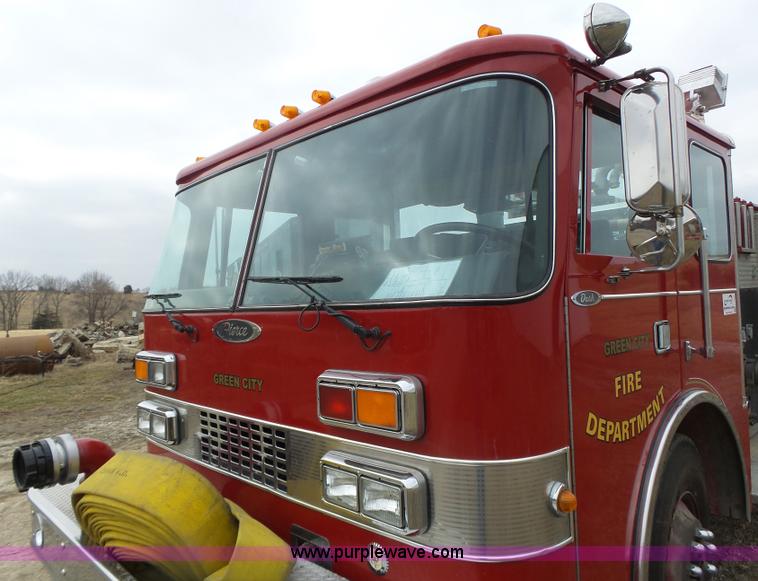 image for item L7130 1991 Pierce Crew Cab fire truck