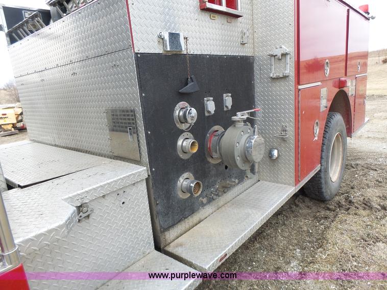 image for item L7130 1991 Pierce Crew Cab fire truck