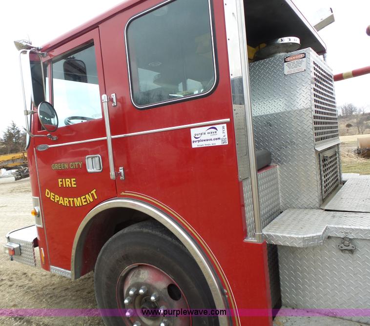 image for item L7130 1991 Pierce Crew Cab fire truck