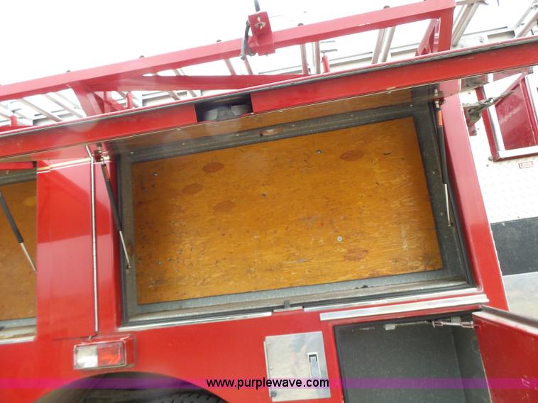 image for item L7130 1991 Pierce Crew Cab fire truck