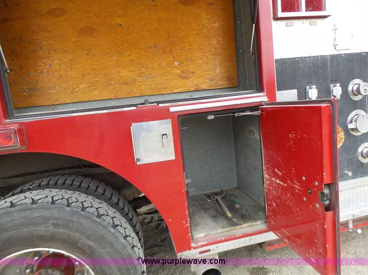 image for item L7130 1991 Pierce Crew Cab fire truck