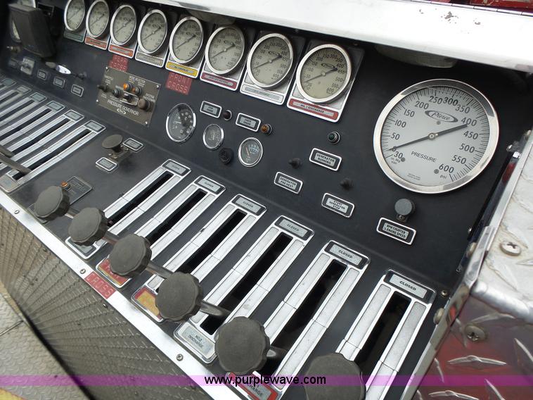 image for item L7130 1991 Pierce Crew Cab fire truck