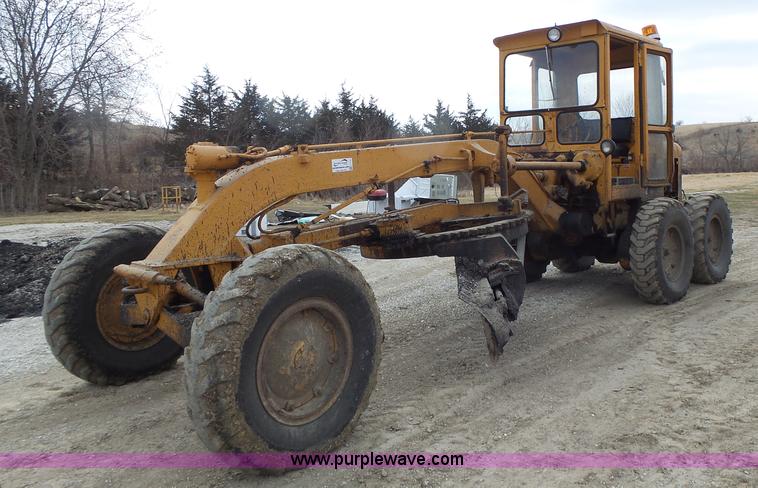 image for item L7131 1966 Allis Chalmers M100 motor grader