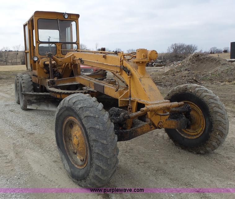 image for item L7131 1966 Allis Chalmers M100 motor grader