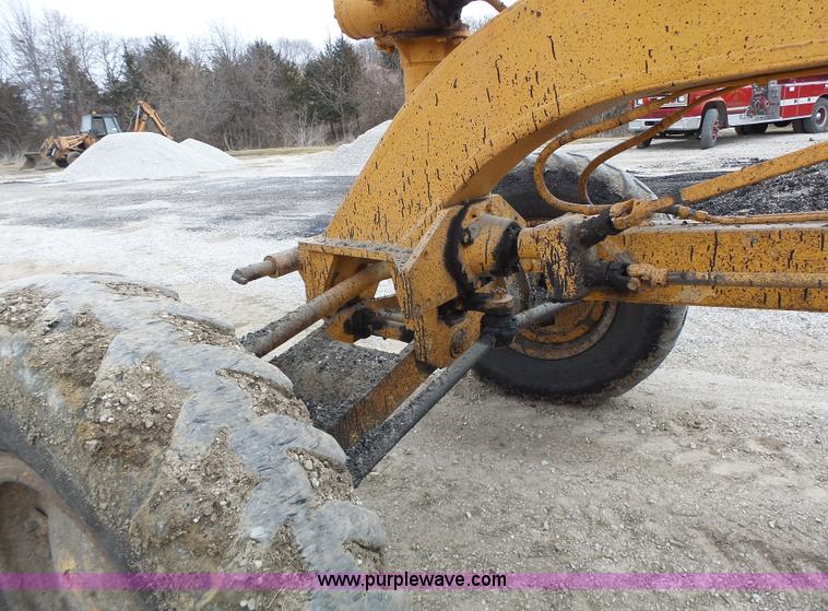 image for item L7131 1966 Allis Chalmers M100 motor grader