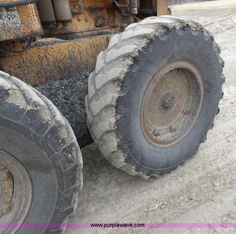 image for item L7131 1966 Allis Chalmers M100 motor grader