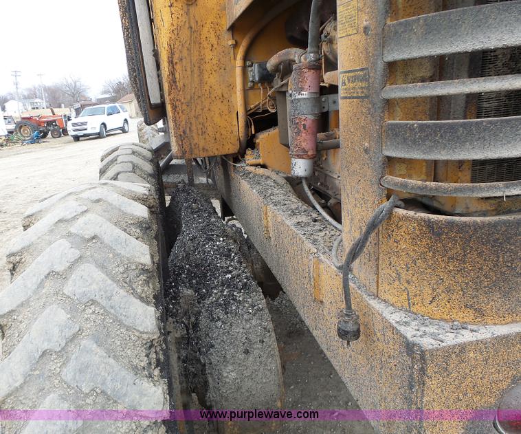 image for item L7131 1966 Allis Chalmers M100 motor grader