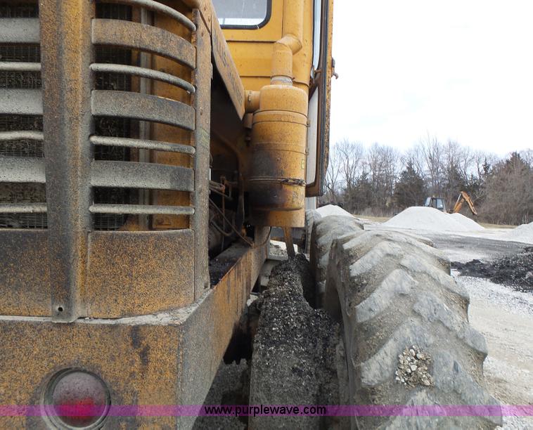 image for item L7131 1966 Allis Chalmers M100 motor grader