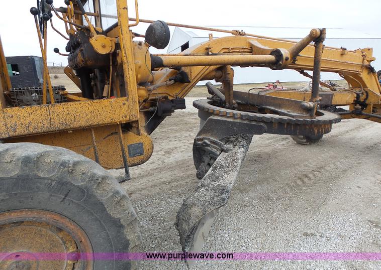 image for item L7131 1966 Allis Chalmers M100 motor grader