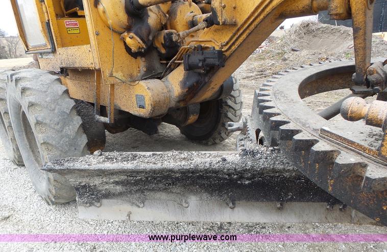 image for item L7131 1966 Allis Chalmers M100 motor grader