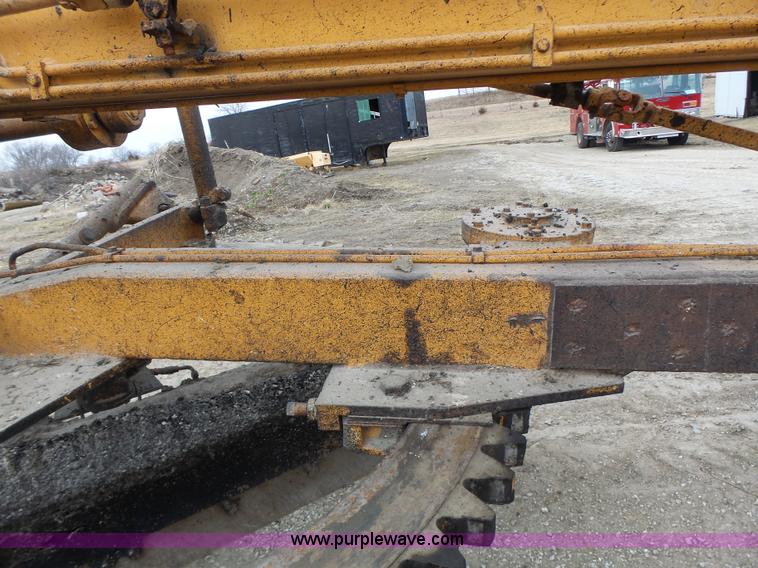 image for item L7131 1966 Allis Chalmers M100 motor grader