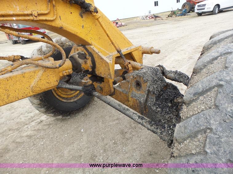 image for item L7131 1966 Allis Chalmers M100 motor grader