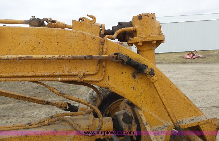 image for item L7131 1966 Allis Chalmers M100 motor grader