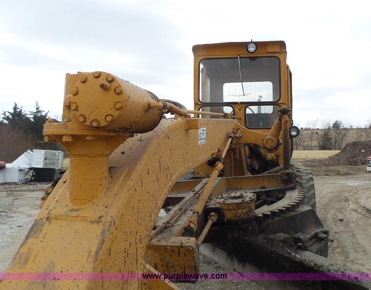 image for item L7131 1966 Allis Chalmers M100 motor grader