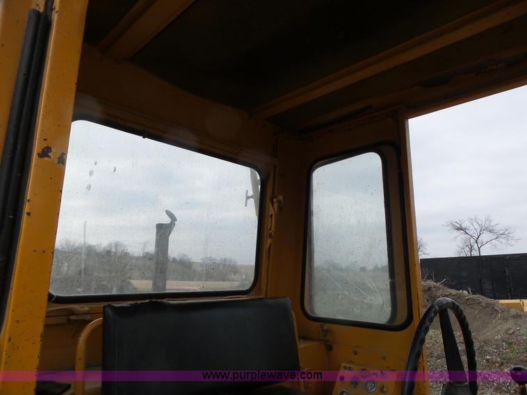 image for item L7131 1966 Allis Chalmers M100 motor grader