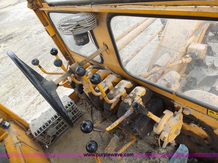 image for item L7131 1966 Allis Chalmers M100 motor grader