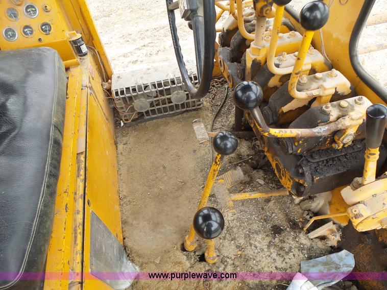 image for item L7131 1966 Allis Chalmers M100 motor grader